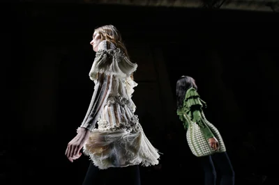 Look 25